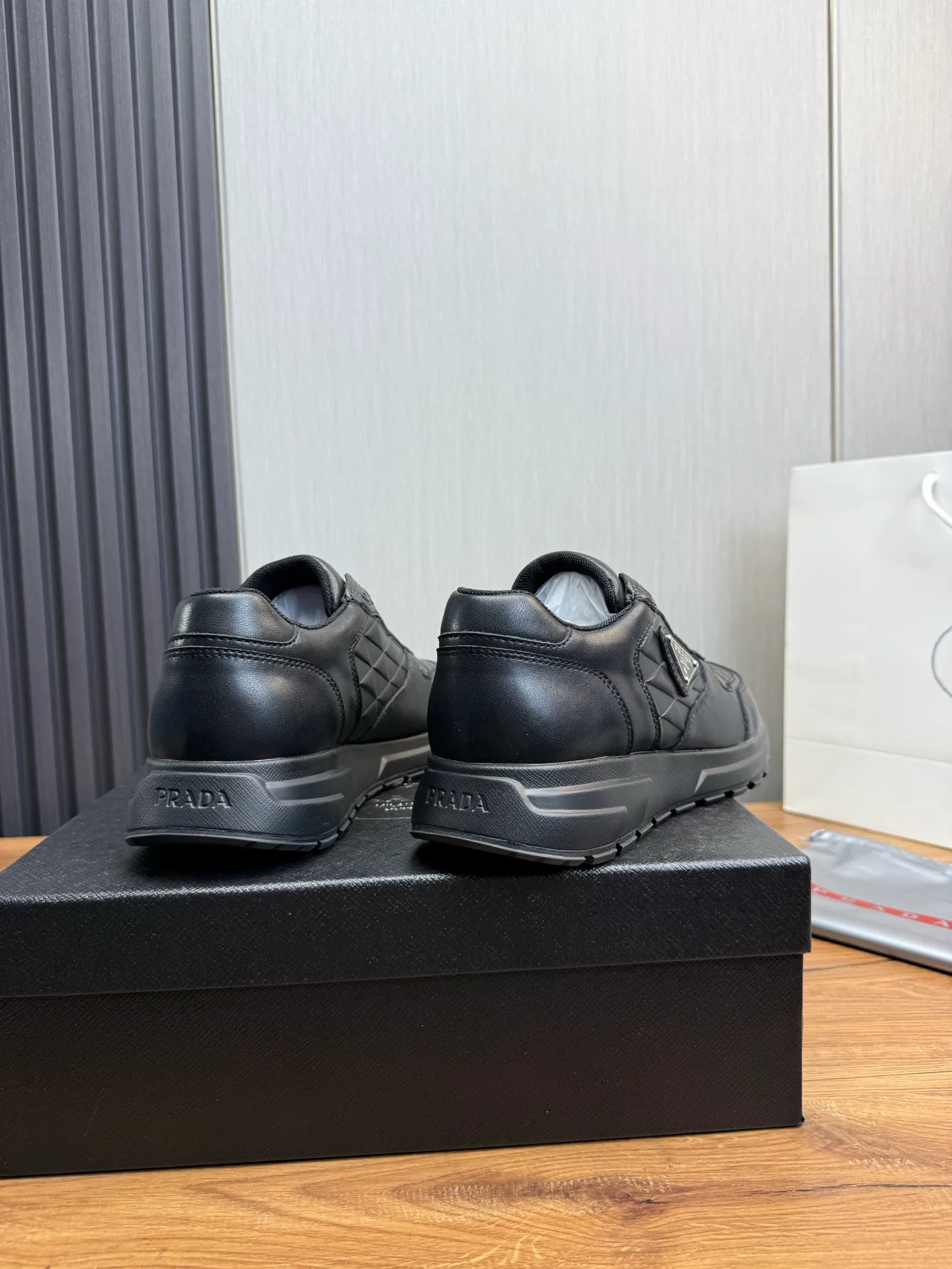 Men's shoes 520💰 [PRADA] Men's shoes are popular in the counter, official website is synchronized, high-quality shipments ✔️Original cowhide splicing + cowhide lining, 1🆚1 replica, original original sole, 38-45 (45 customized, non-refundable)